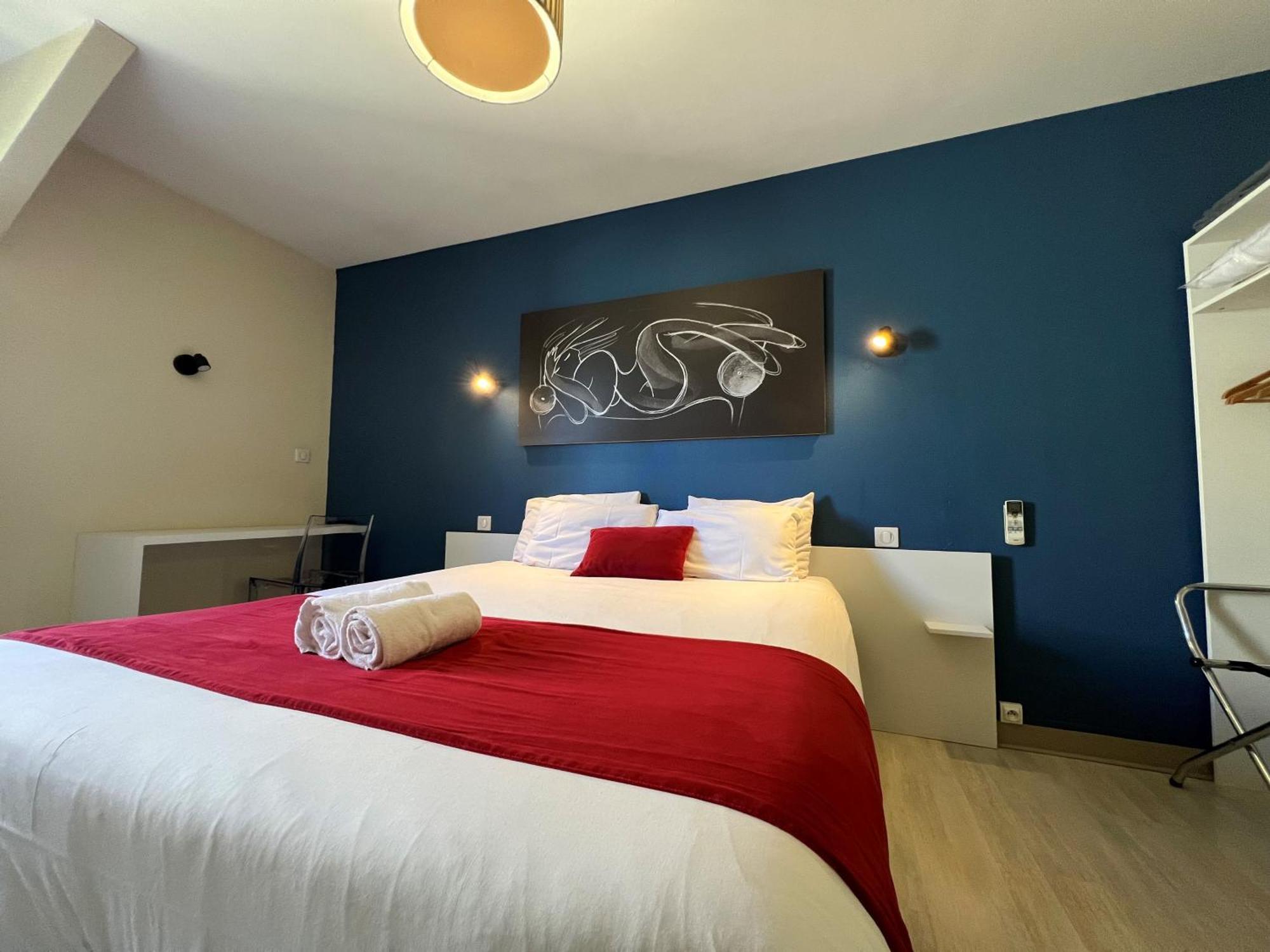 Brit Hotel Du Parc Niort Centre-Parking Gratuit Exterior photo