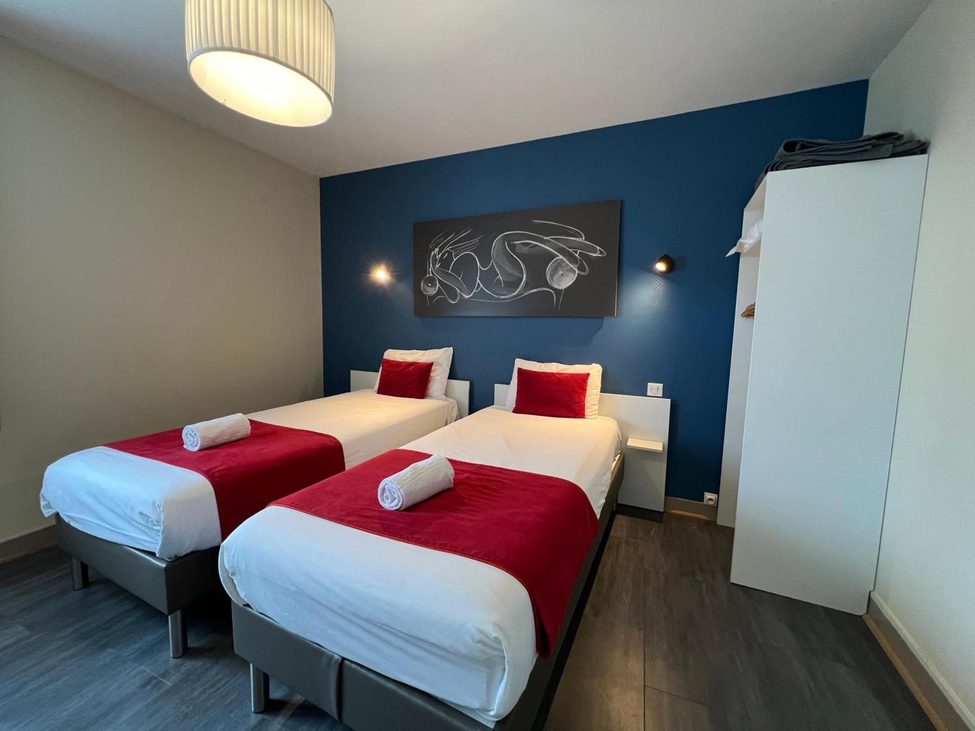 Brit Hotel Du Parc Niort Centre-Parking Gratuit Exterior photo