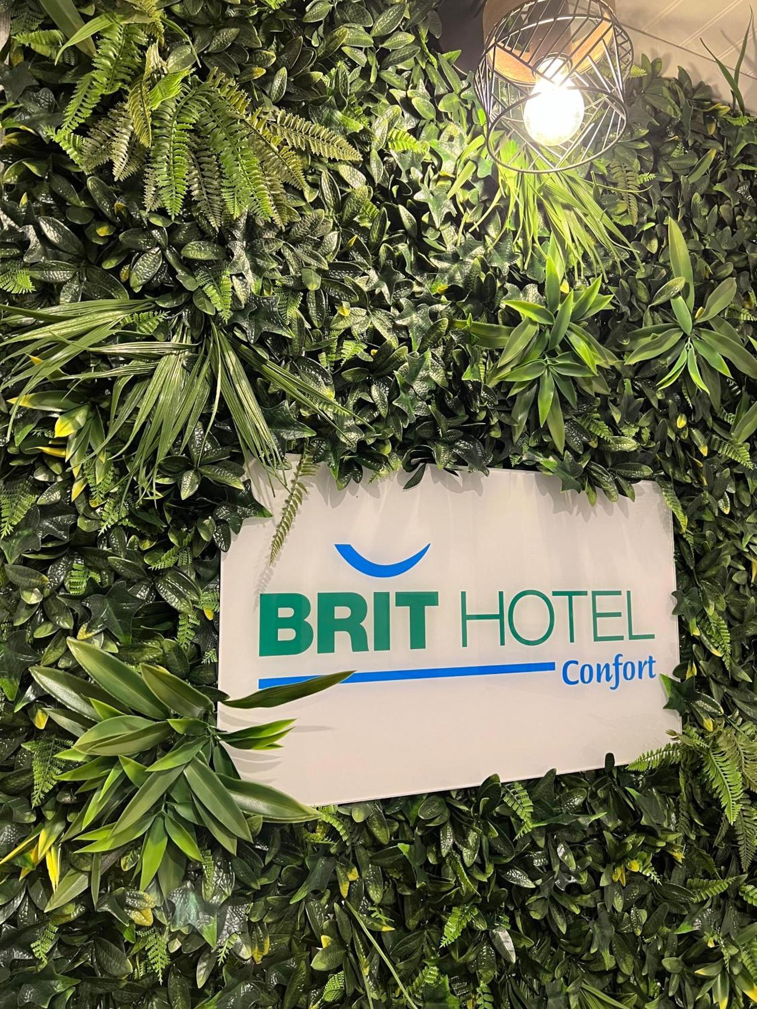 Brit Hotel Du Parc Niort Centre-Parking Gratuit Exterior photo